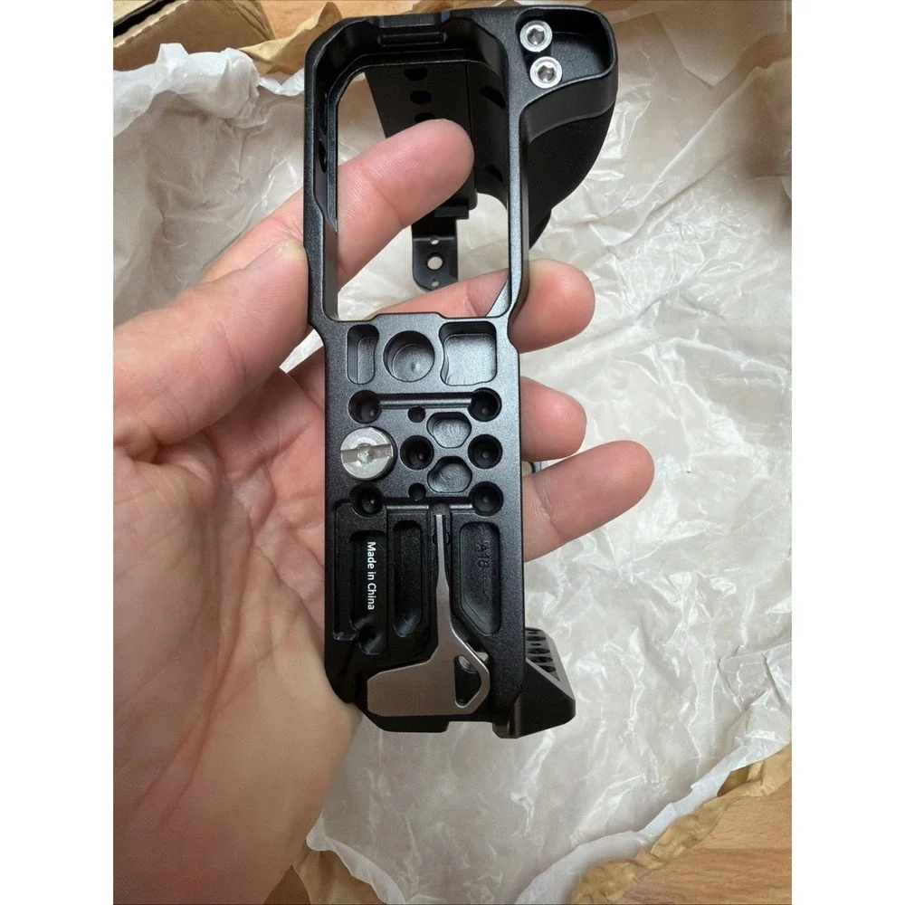 SmallRig 5647 Cage Kit w Top Handle for Nikon ZR30 Camera Open Box